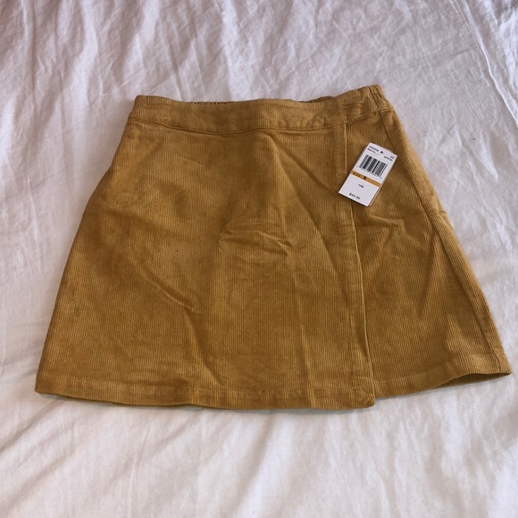 NWT Skirt - Picture 1 of 3